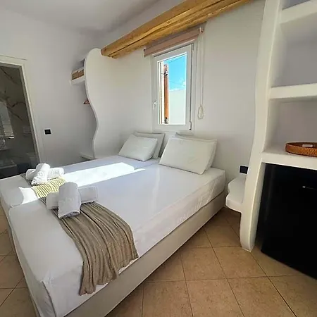 Eleni's * Antiparos Town