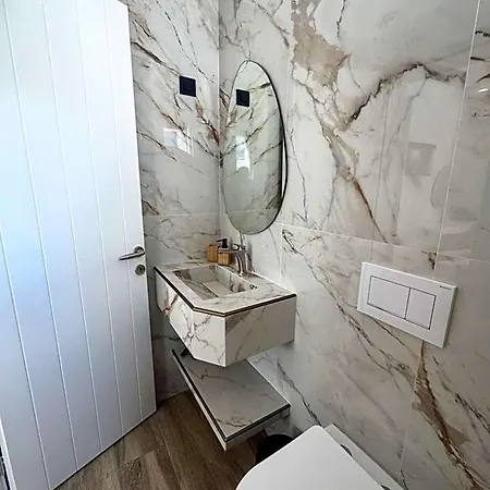 Eleni's Otel