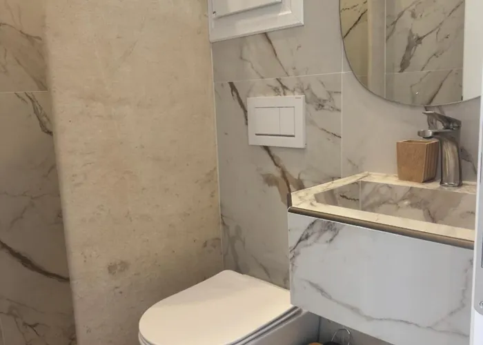 Eleni'S Rooms Hotel *